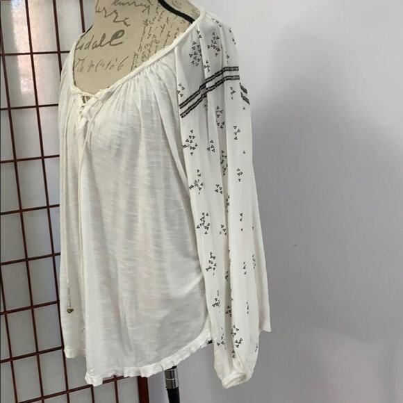 FREE PEOPLE WHITE BLOUSE WITH DECORATIVE S… - Picture 2 of 7